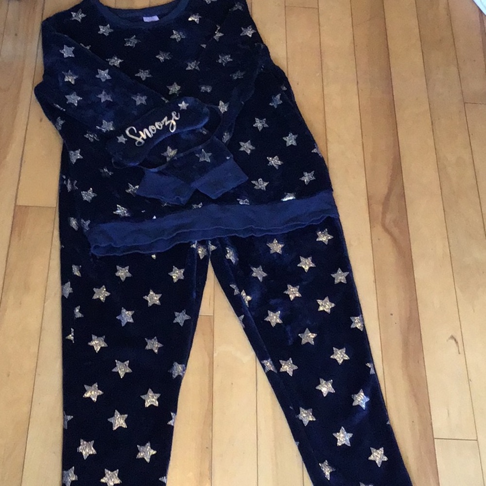 Worn once! Secret Treasures Pajama Set